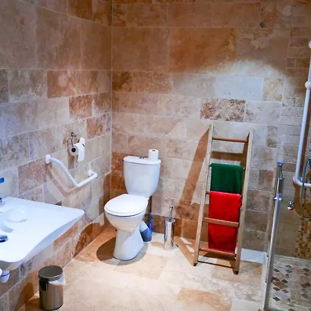 La Garenne Bed and Breakfast *
